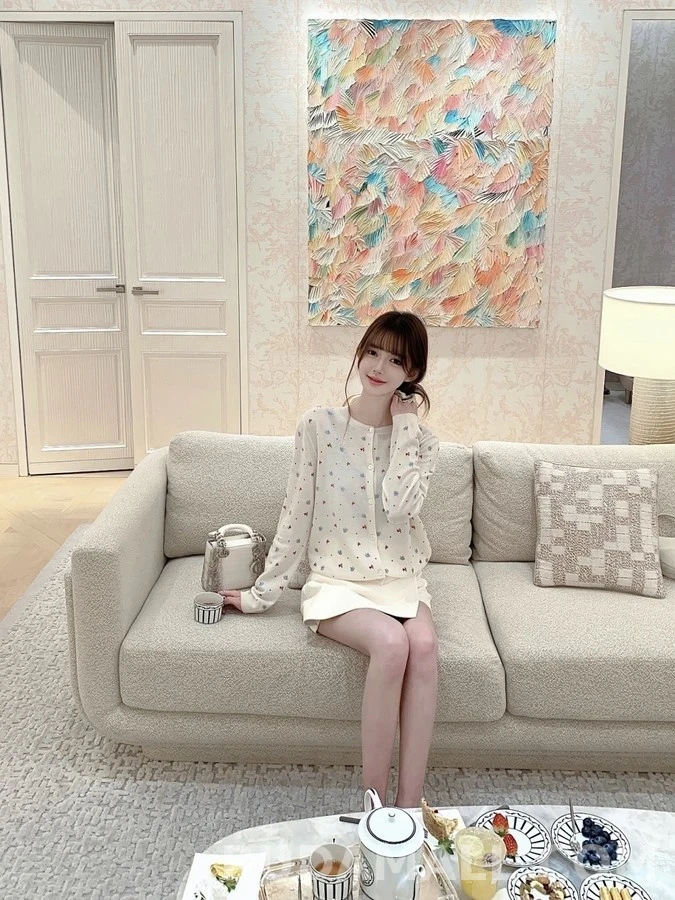 디올 디올 플라워 도트 자수 가디건 상세 이미지