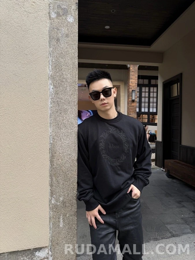 디올 디올 메달리온 로고 자수 맨투맨 상세 이미지