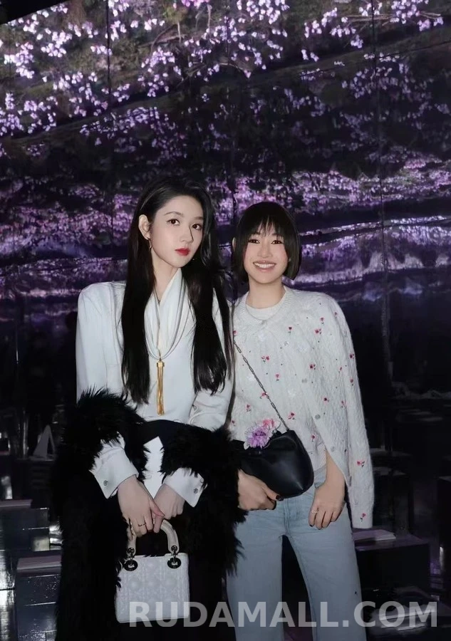 디올 디올 플라워 자수 꽈배기 가디건 상세 이미지