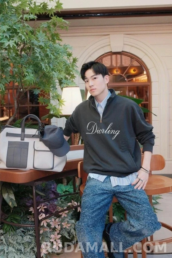 디올 디올 ling 레터링 하프집업 맨투맨 상세 이미지