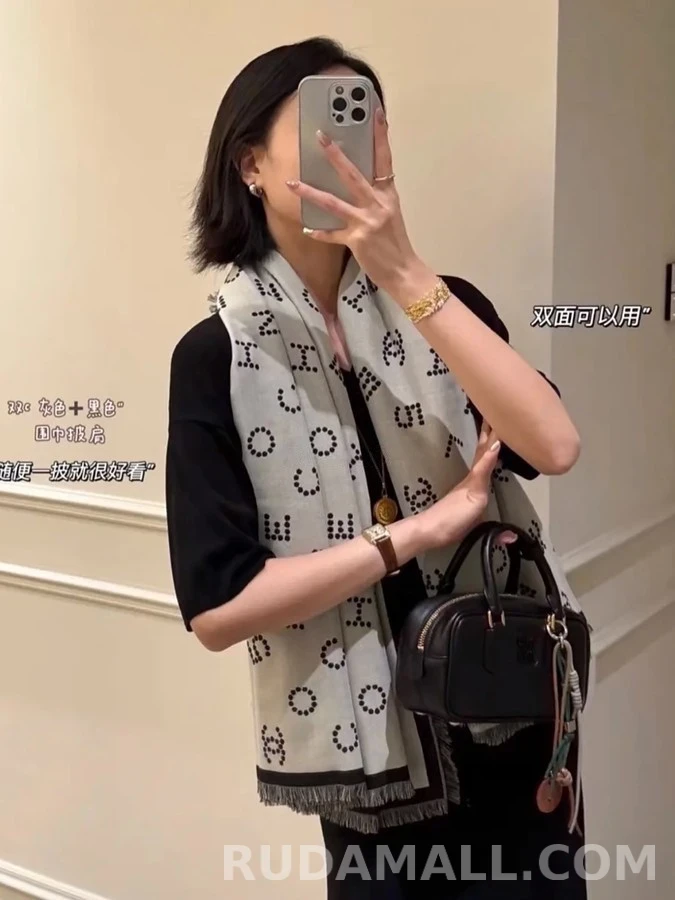 샤넬 샤넬 레터링 로고 스카프 상세 이미지