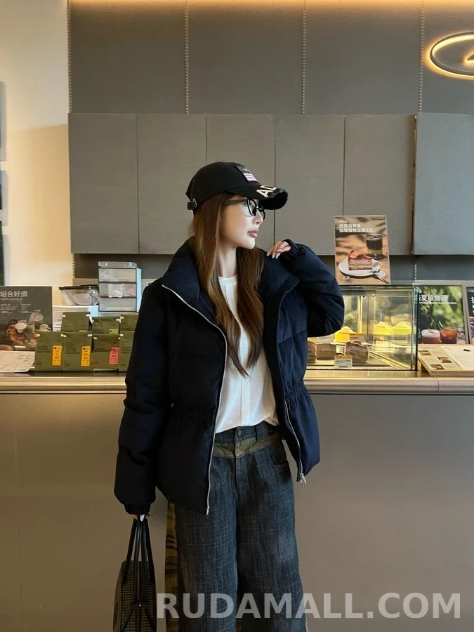 로로피아나 로로피아나 자수 로고 허리라인 패딩 상세 이미지