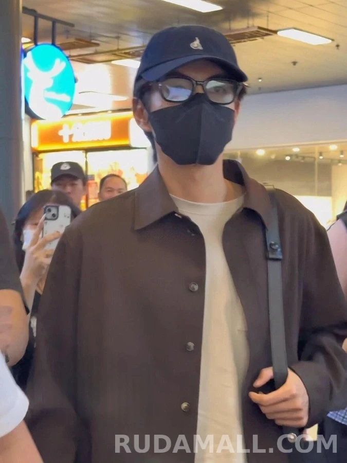 로에베 로에베 갈색 칼라넥 스트라이프 자켓 상세 이미지