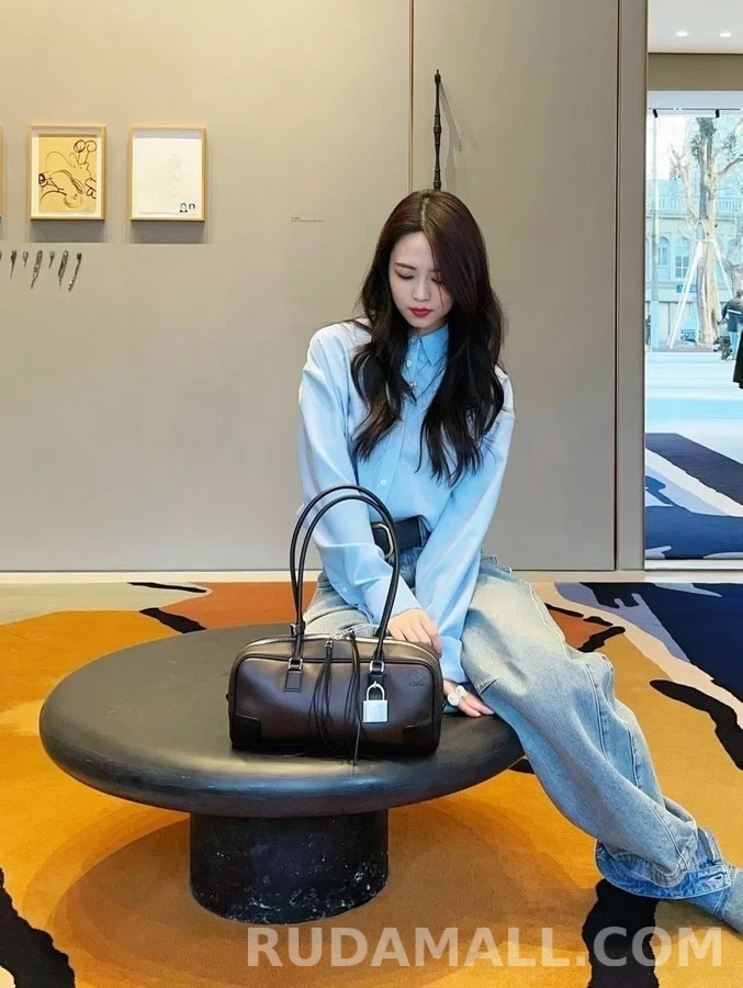 로에베 로에베 레트로 워싱 와이드 데님 상세 이미지
