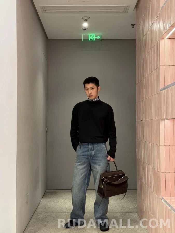 로에베 로에베 로고 레터링 터틀넥 상세 이미지