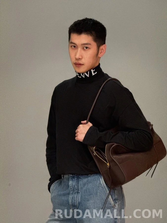 로에베 로에베 로고 레터링 터틀넥 상세 이미지