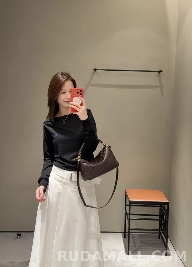 로에베 로에베 아나그램 보트넥 긴팔 티셔츠 상세 이미지
