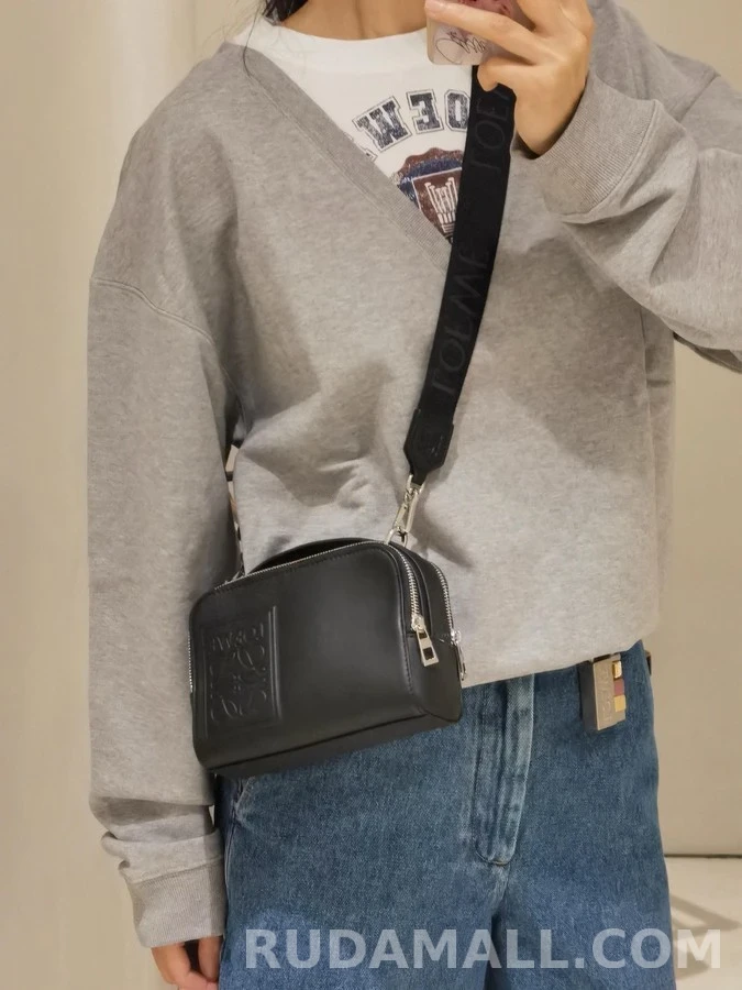 로에베 로에베 페이크 투피스 V넥 맨투맨 상세 이미지