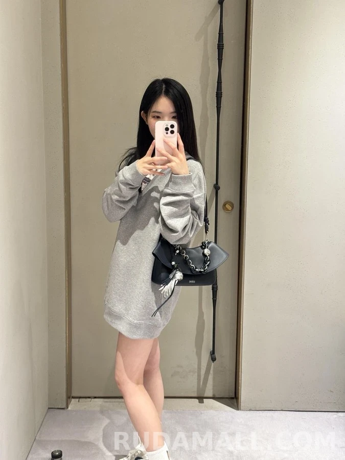 로에베 로에베 페이크 투피스 V넥 맨투맨 상세 이미지
