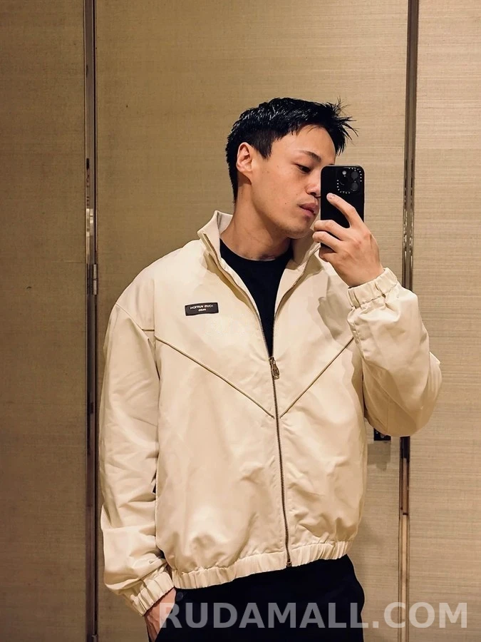 루이비통 루이비통 가죽 로고 트랙 자켓 상세 이미지