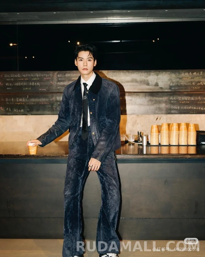루이비통 루이비통 그라데이션 모노그램 데님 팬츠 상세 이미지
