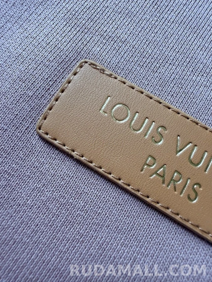 루이비통 루이비통 레더 패치 맨투맨 상세 이미지