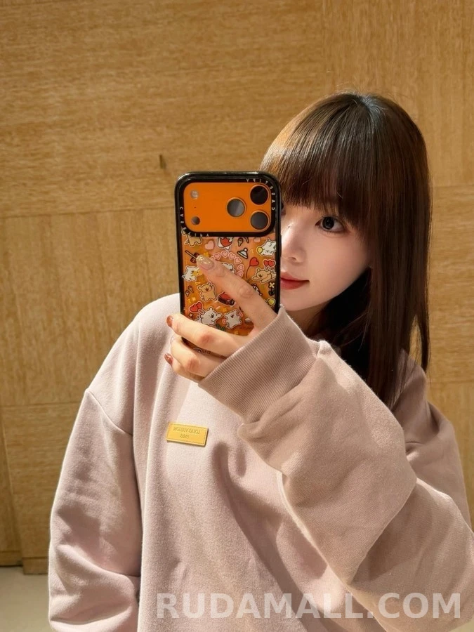 루이비통 루이비통 레더 패치 맨투맨 상세 이미지