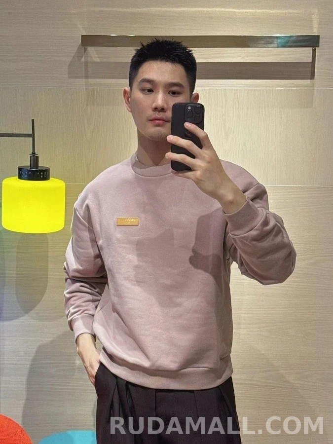 루이비통 루이비통 레더 패치 맨투맨 상세 이미지