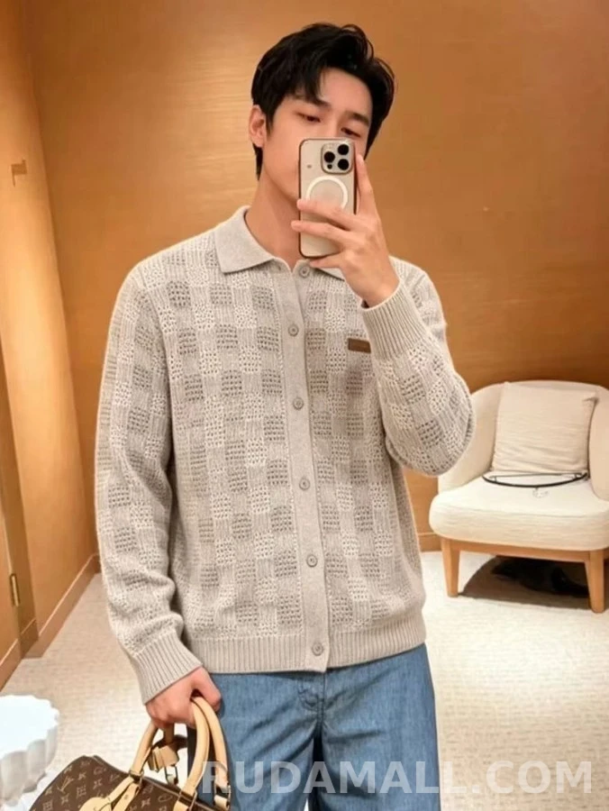 루이비통 루이비통 레더 패치 오픈워크 체크 니트 가디건 상세 이미지