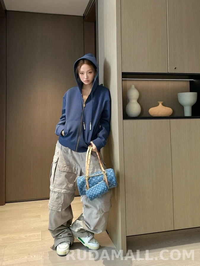 루이비통 루이비통 레터링 자수 진주 드로스트링 후드 집업 상세 이미지