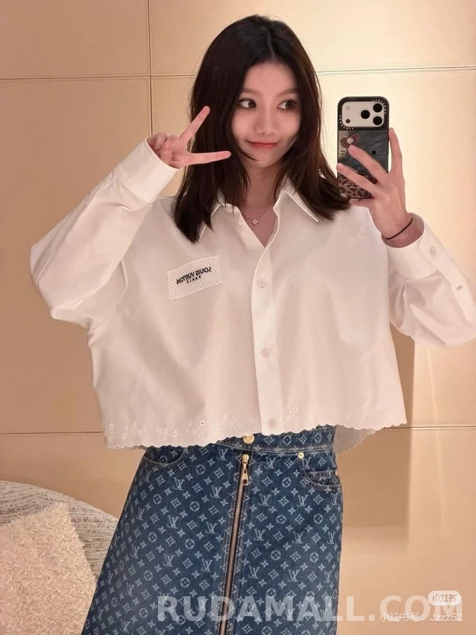 루이비통 루이비통 레터링 패치 크롭 셔츠 상세 이미지