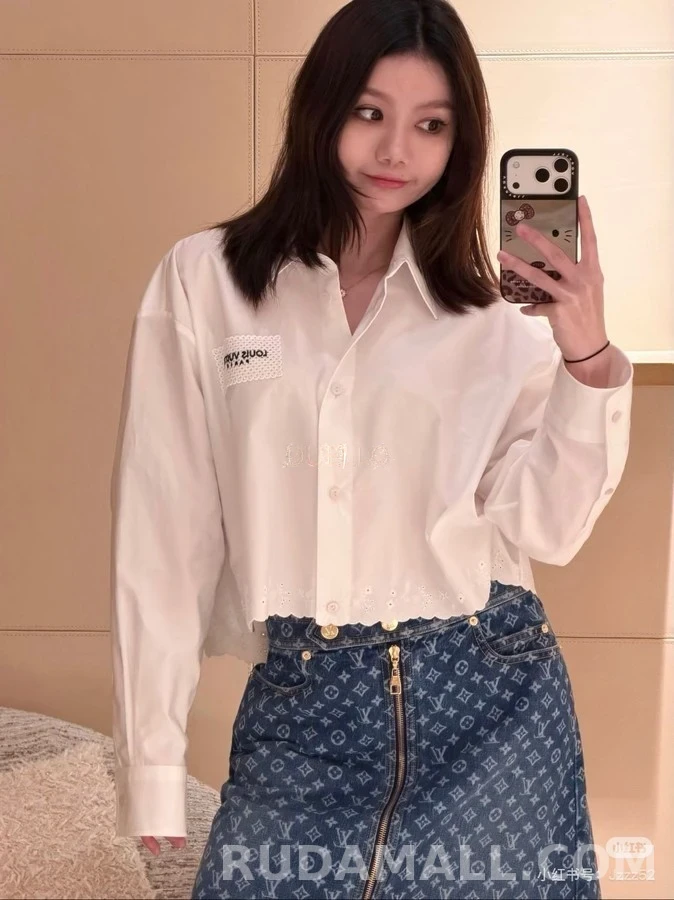루이비통 루이비통 레터링 패치 크롭 셔츠 상세 이미지