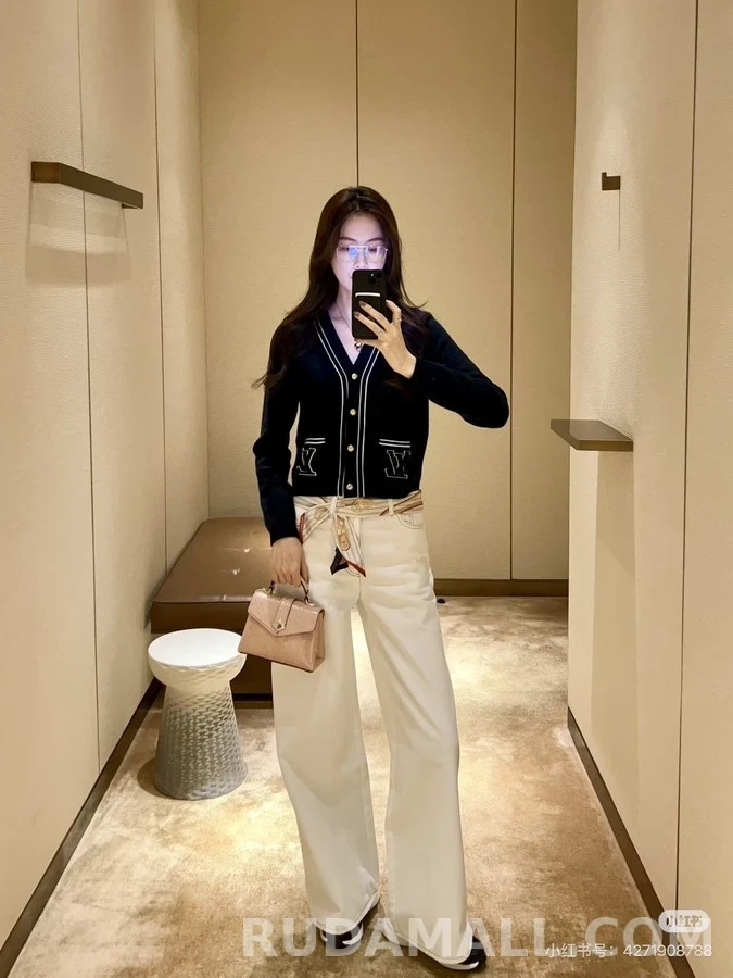 루이비통 루이비통 로고 배색 라인 가디건 상세 이미지