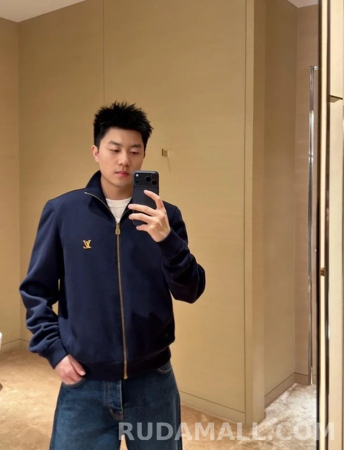 루이비통 루이비통 로고 집업 니트 상세 이미지