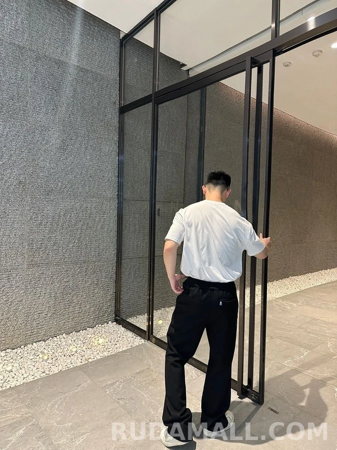 루이비통 루이비통 로고 테크 트레이닝 팬츠 상세 이미지