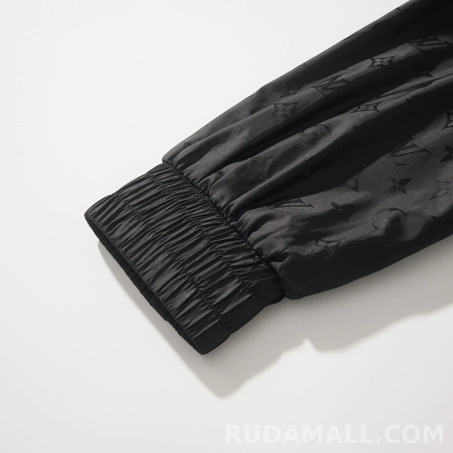 루이비통 루이비통 리버서블 로고 니트 집업 상세 이미지