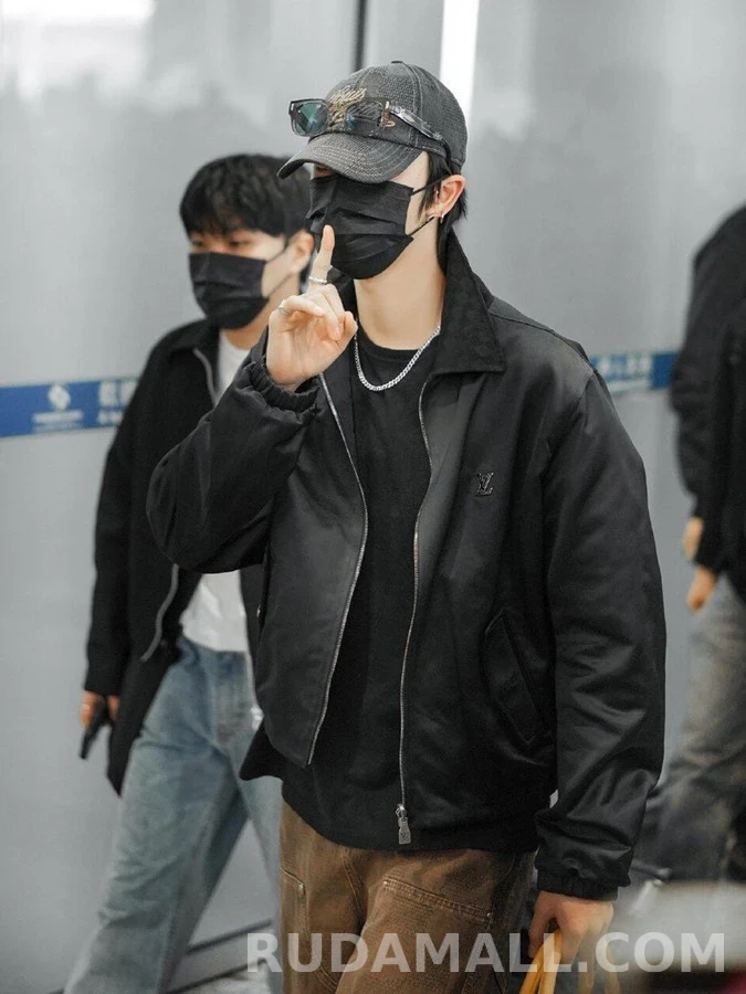 루이비통 루이비통 리버서블 로고 자켓 상세 이미지