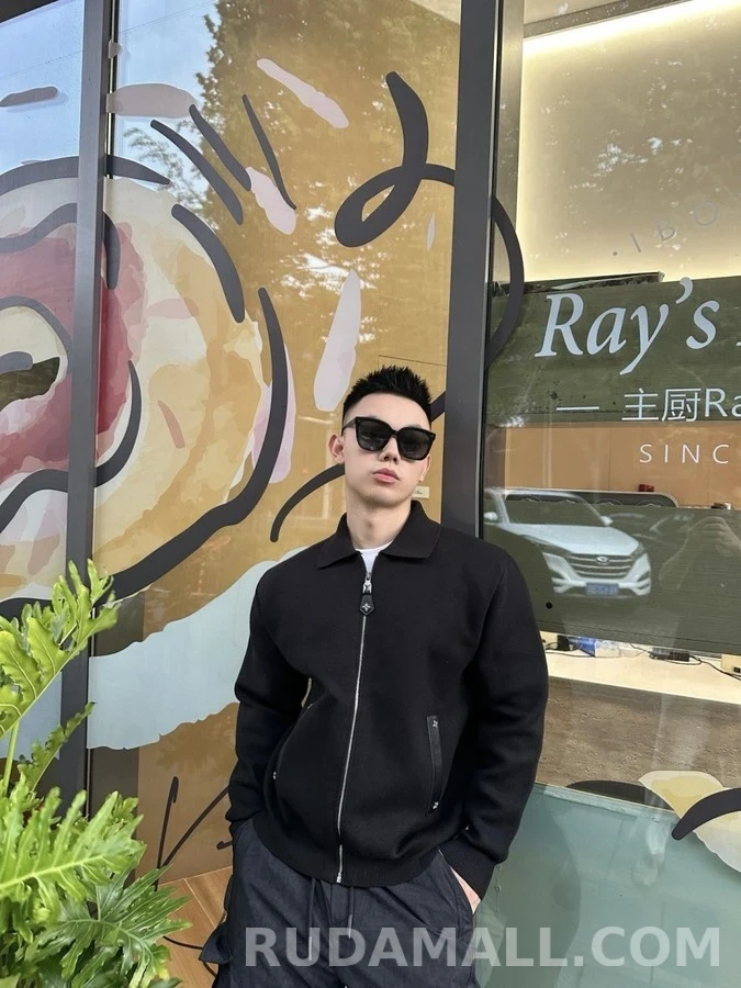 루이비통 루이비통 모노그램 가죽 디테일 니트 셔츠 상세 이미지