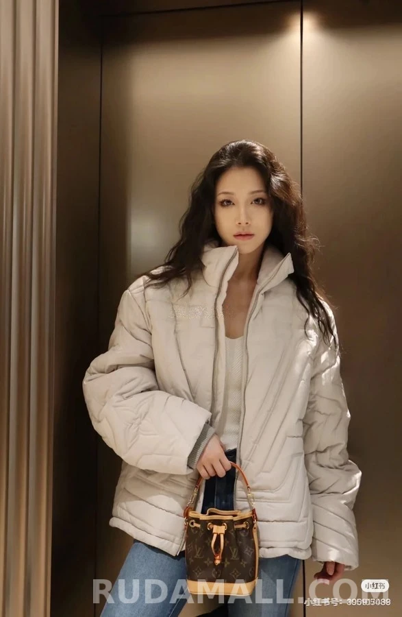 루이비통 루이비통 모노그램 자수 패딩 자켓 상세 이미지