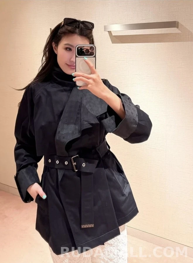루이비통 루이비통 모노그램 칼라 커프스 숏 트렌치코트 상세 이미지