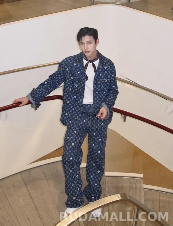 루이비통 루이비통 모노그램 플라워 자수 데님 자켓 상세 이미지