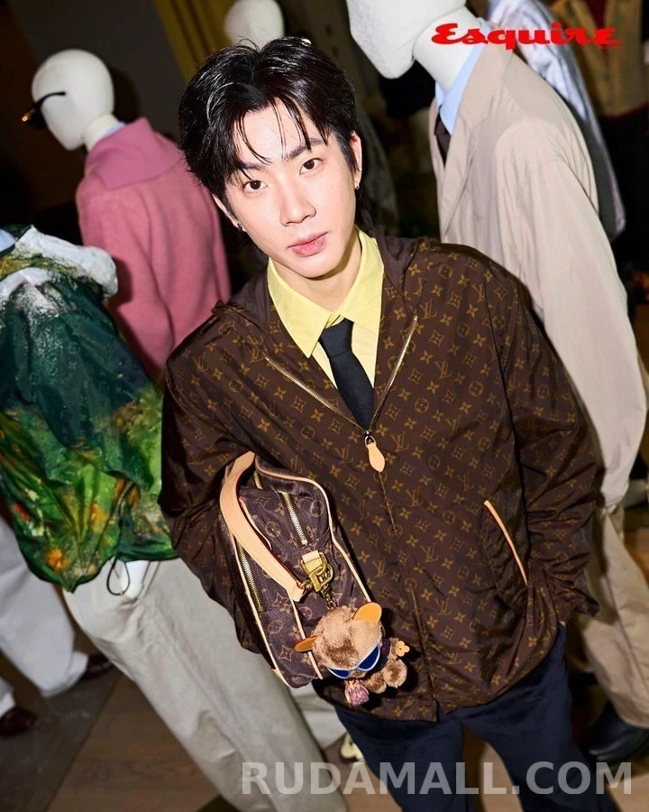 루이비통 루이비통 모노그램 후드 방풍 자켓 상세 이미지