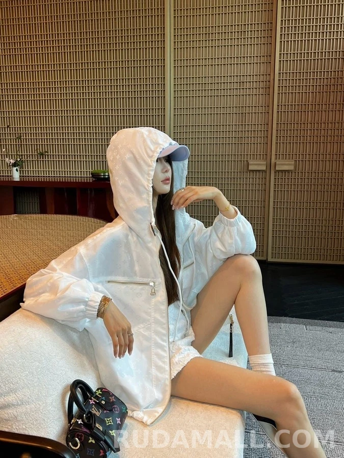 루이비통 루이비통 모노그램 후드 재킷 상세 이미지