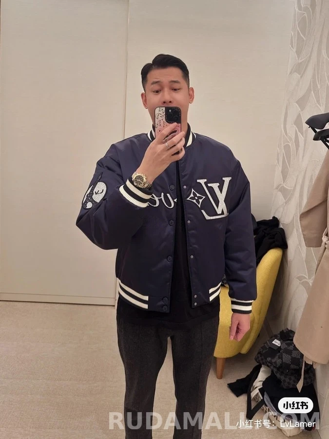 루이비통 루이비통 수정 자수 패딩 점퍼 상세 이미지
