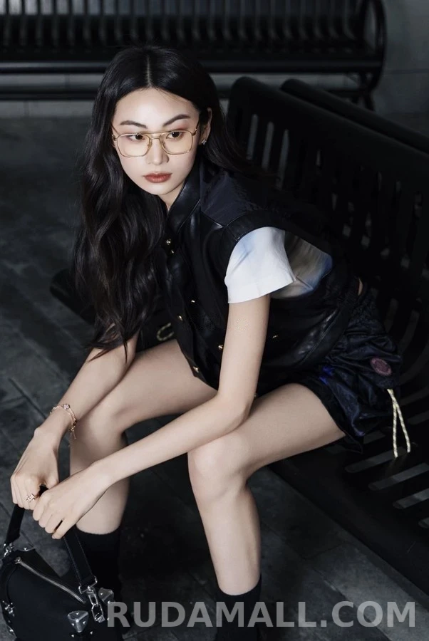 루이비통 루이비통 스탠드넥 레더 나일론 베스트 상세 이미지