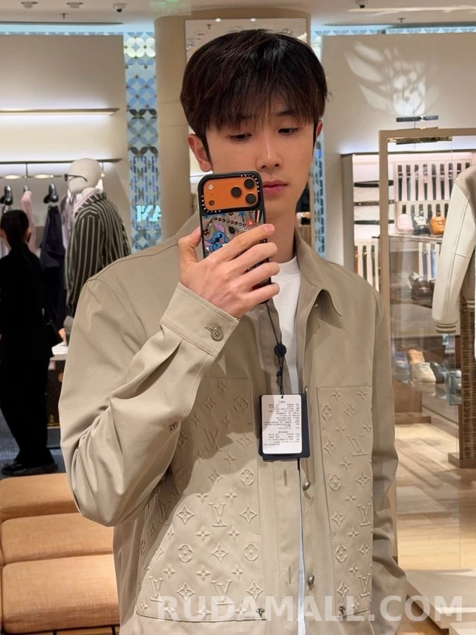 루이비통 루이비통 엠보싱 모노그램 자켓 상세 이미지