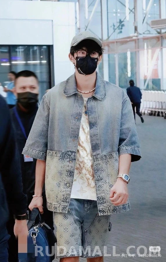 루이비통 루이비통 워싱 데님 모노그램 반팔 티셔츠 상세 이미지