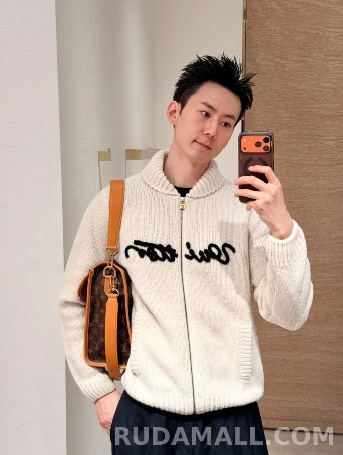 루이비통 루이비통 자수 로고 집업 가디건 상세 이미지