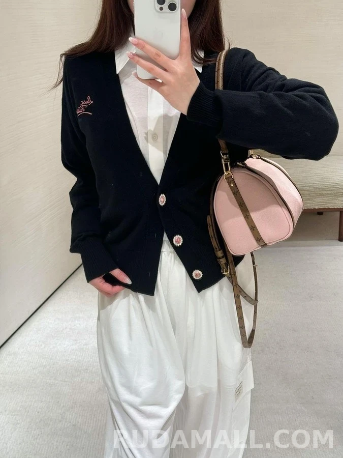 루이비통 루이비통 자수 보석 가디건 상세 이미지