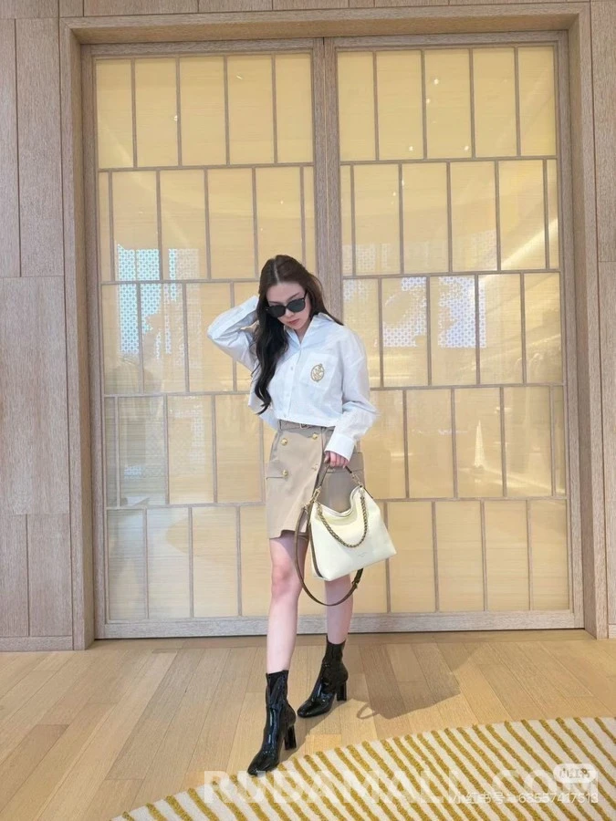 루이비통 루이비통 자수 크롭 셔츠 상세 이미지