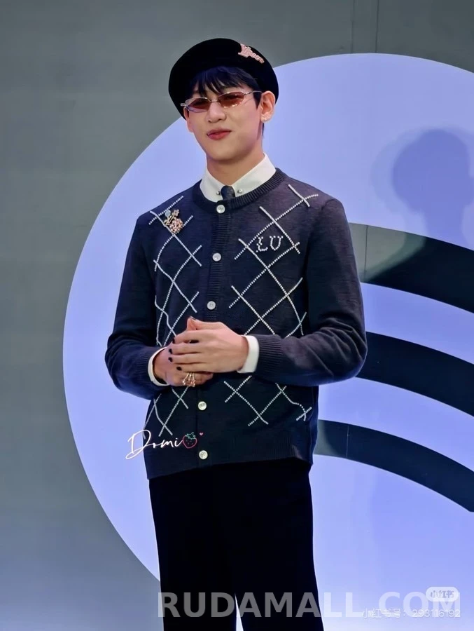 루이비통 루이비통 진주 자수 마름모 니트 가디건 상세 이미지