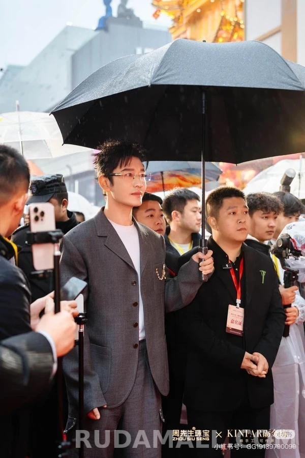 루이비통 루이비통 진주 플라워 체인 블레이저 상세 이미지