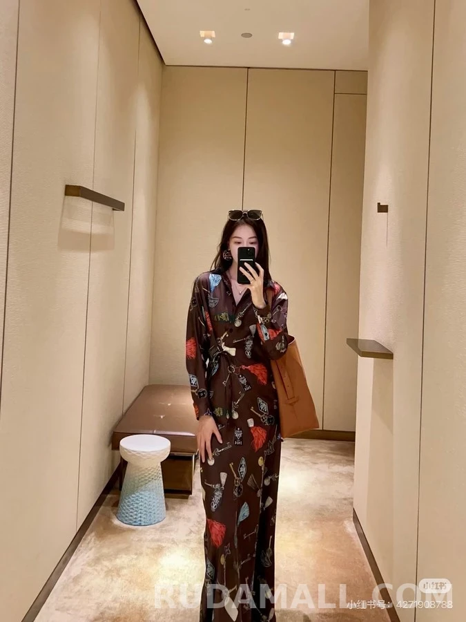 루이비통 루이비통 키 태슬 프린트 타이 셔츠 상세 이미지