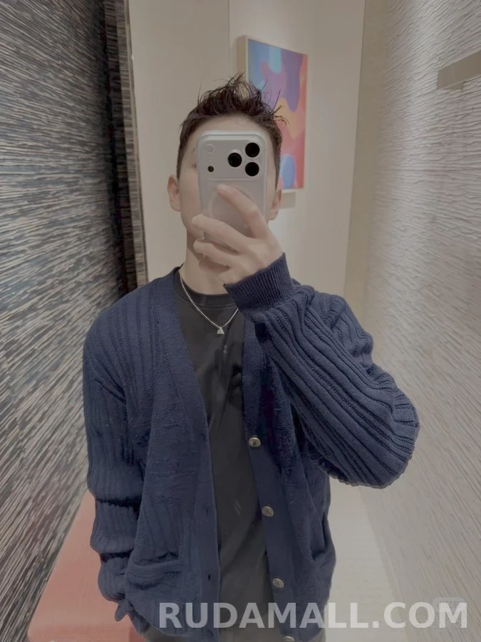 루이비통 루이비통 텍스처 패턴 V넥 가디건 상세 이미지
