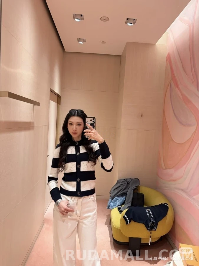 루이비통 루이비통 펀칭 모노그램 스트라이프 가디건 상세 이미지