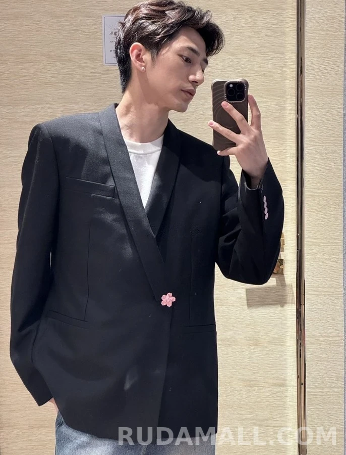 루이비통 루이비통 플라워 버튼 V넥 블레이저 상세 이미지