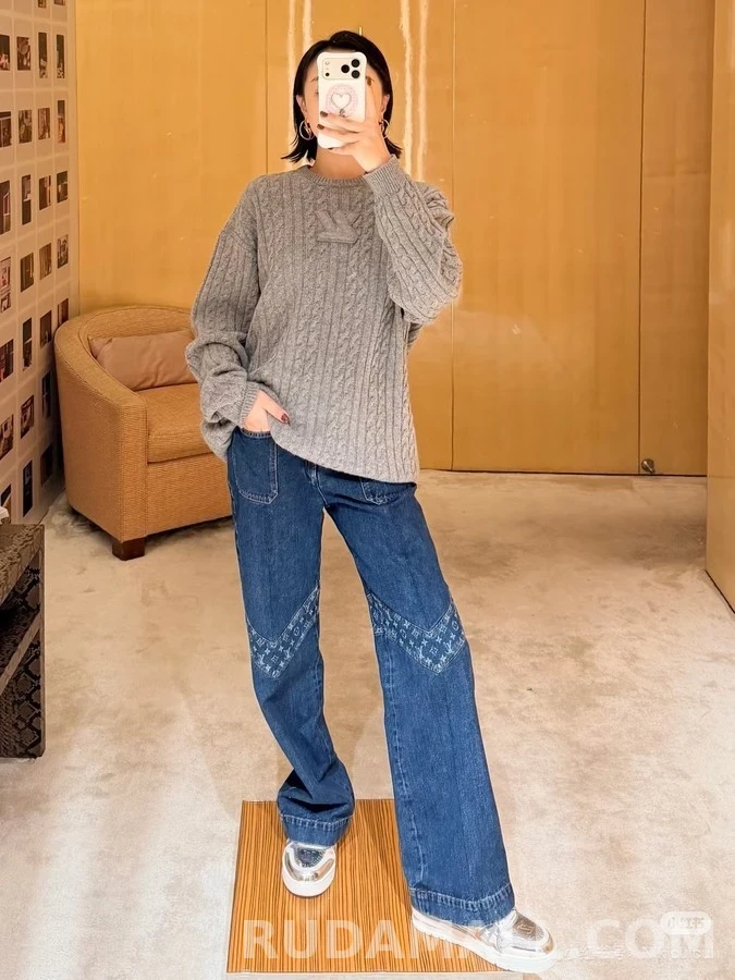루이비통 루이비통 V 패치워크 로고 데님 팬츠 상세 이미지