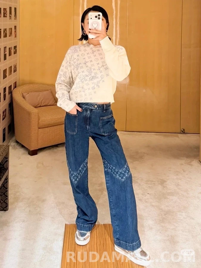 루이비통 루이비통 V 패치워크 로고 데님 팬츠 상세 이미지