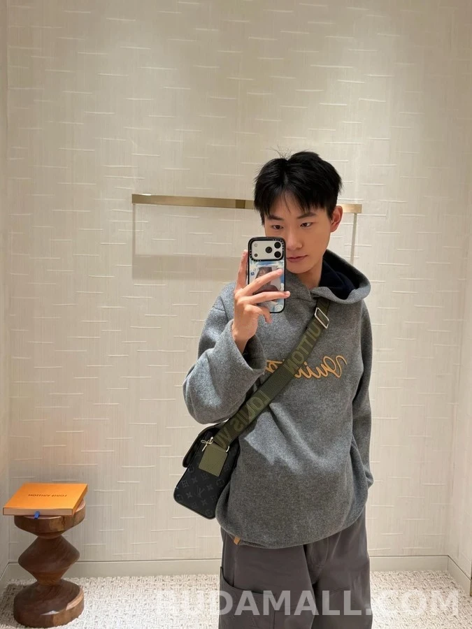 루이비통 루이비통 Vuitton 레더 레터링 후드 상세 이미지