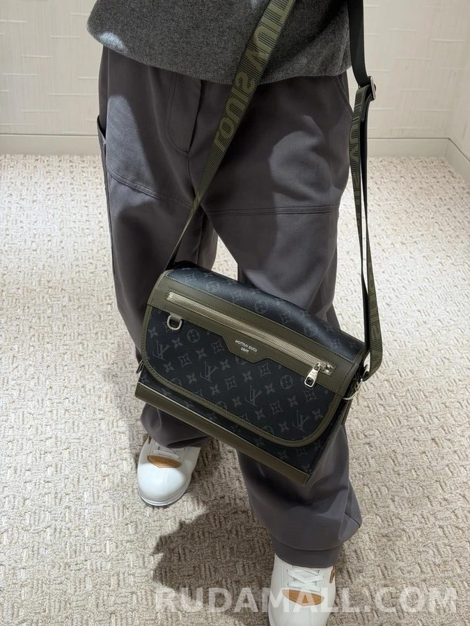 루이비통 루이비통 Vuitton 레더 레터링 후드 상세 이미지